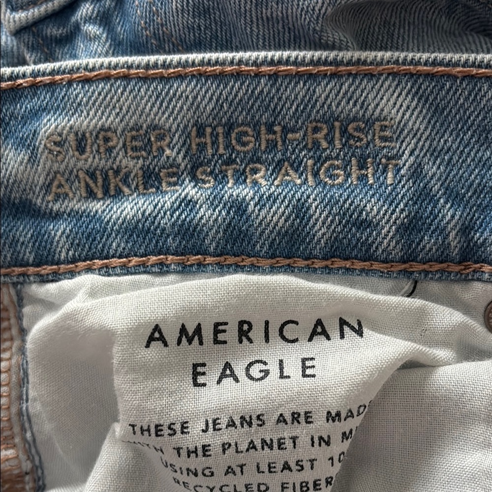 American Eagle Outfitters Ripped Light Denim Boyfriend Jeans - Picture 7 of 7